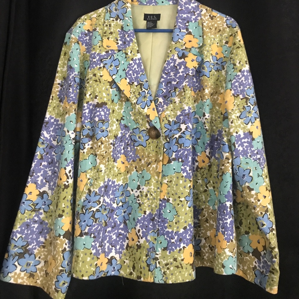 Women’s linen jacket, never worn!